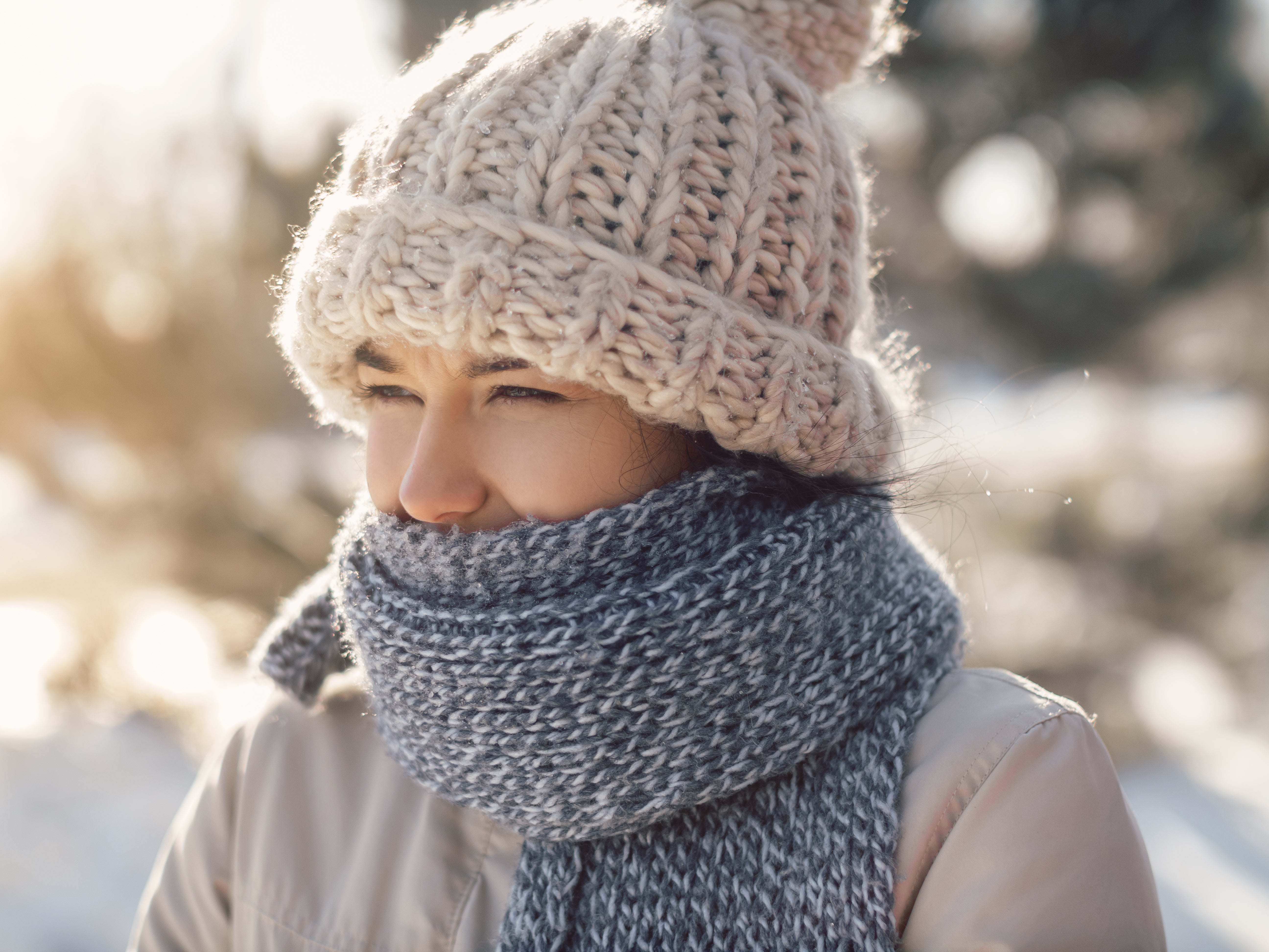 Como manter a pele hidratada no inverno: dicas práticas e os melhores produtos naturais